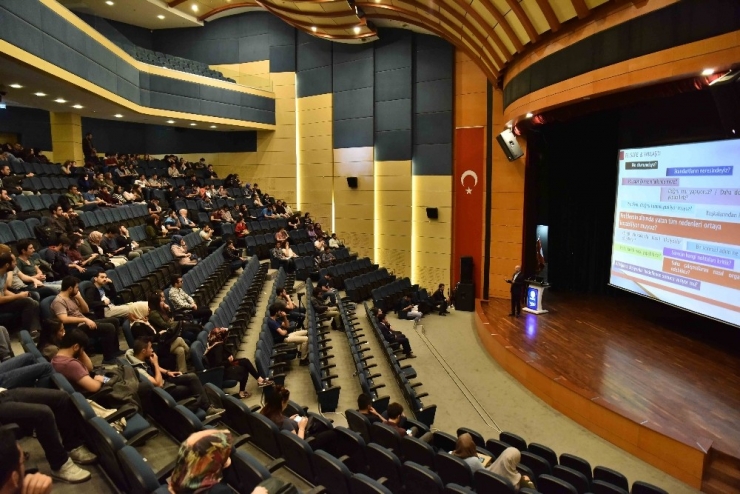 Saü’de ‘Çağımızda Yönetici Olmak’ Konulu Konferans Düzenlendi