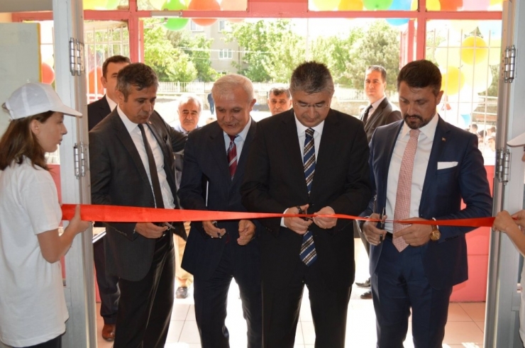 Sivrihisar’da Tübitak 4006 Bilim Fuarı Açıldı