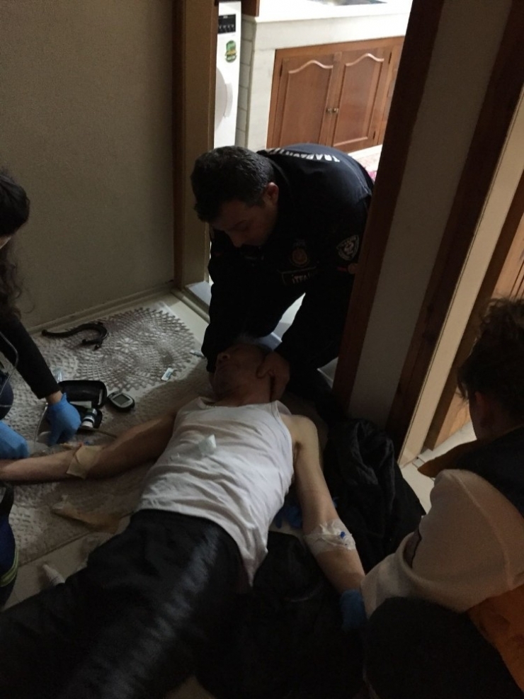 Evinde Şeker Komasına Giren Vatandaşın İmdadına Koştular