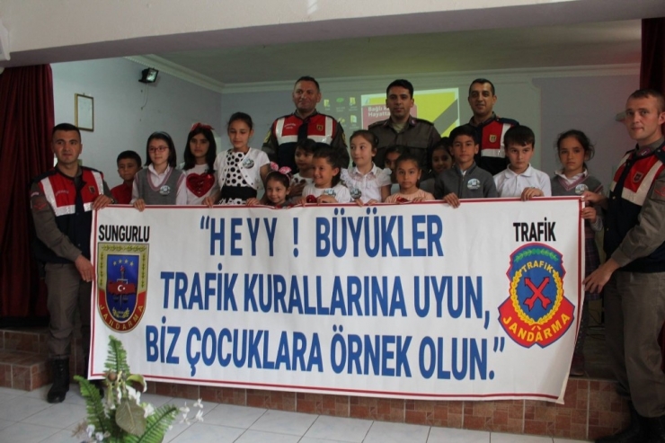 Sungurlu’da Trafik Ve İlk Yardım Haftası Kutlandı