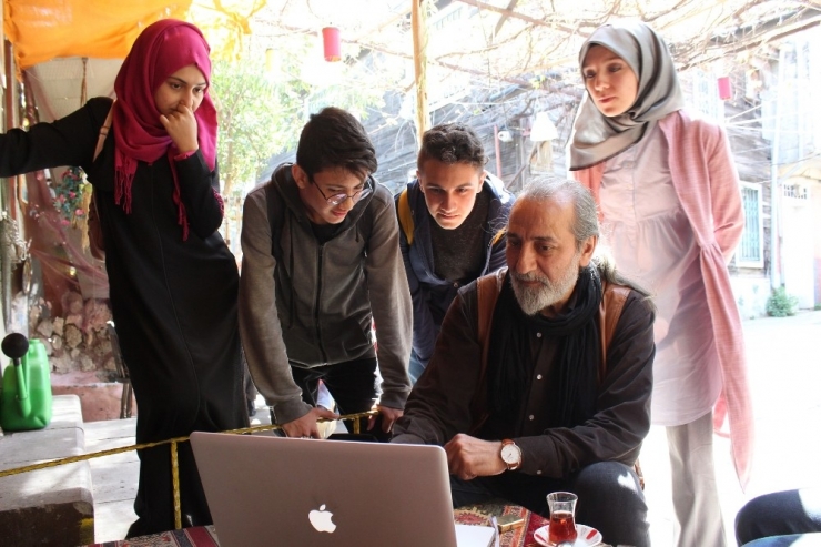 Yazarlık Okulu’nun 2018 Seçkisi Kitap Fuarında