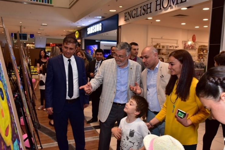 Başkan Bozkurt, "Bir Başka Yüzler" Resim Sergisinin Açılışına Katıldı