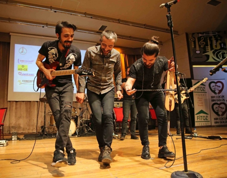 Konserin Geliri Çocuklara