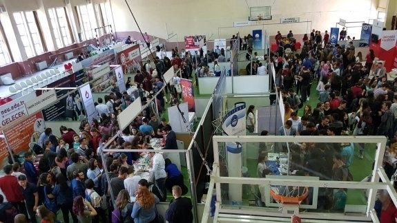 Üniversite Adayları İçin Tanıtım Fuarı Düzenlendi