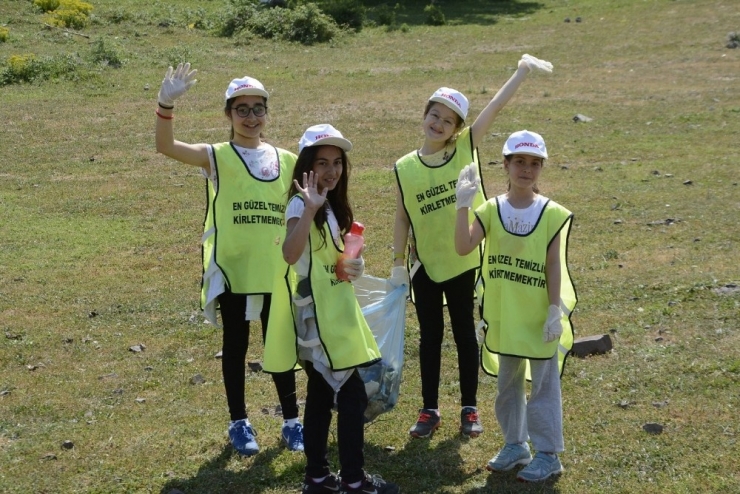 Körfezli Minik Öğrenciler, Farkındalık İçin Çöp Topladı