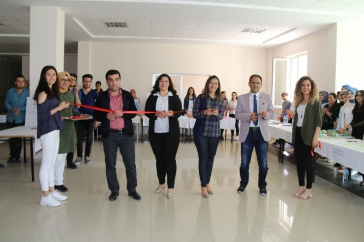 Nevü’lü Öğrencilerden ‘Öğretim Teknolojileri Ve Materyal Tasarım Sergisi’