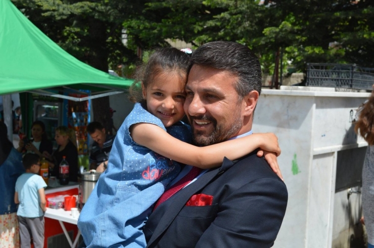 Başkan Yüzügüllü, Çocukların Mezuniyet Heyecanına Ortak Oldu