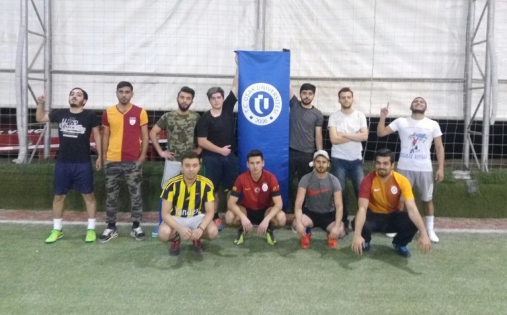 Üniversiteliler Temiz Çevre Ve Sağlıklı Toplum İçin Kampanya Başlattı