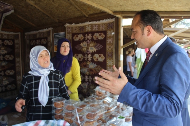 Milletvekili Aday Adayı Gündüz Festival Alanında Vatandaşlarla Bir Araya Geldi