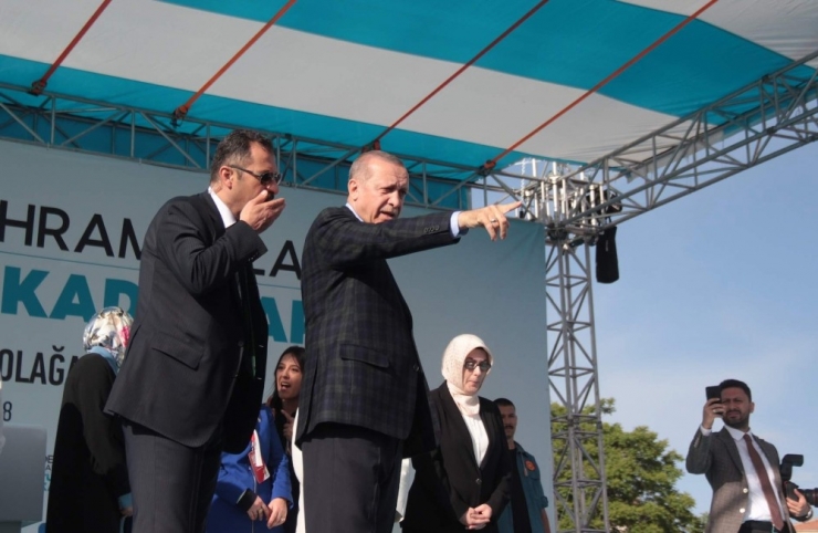 Cumhurbaşkanı’na Büyük İlgi