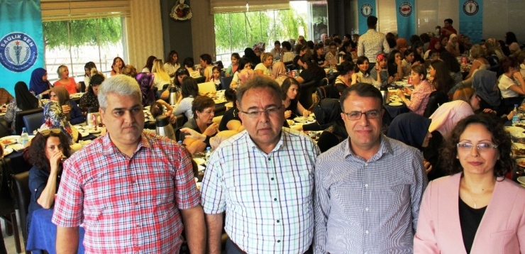 Aydın Sağlık-sen Ebe Ve Hemşire Üyelerinin Anneler Günü’nü Kutladı