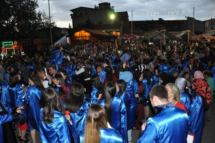 Simav Meslek Yüksekokulu Öğrencileri Kep Attı