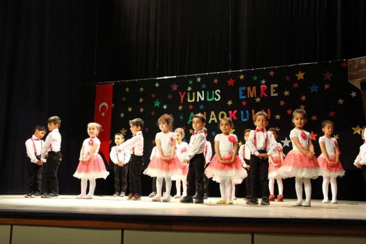 Anaokulu Öğrencilerinden Yılsonu Gösterisi