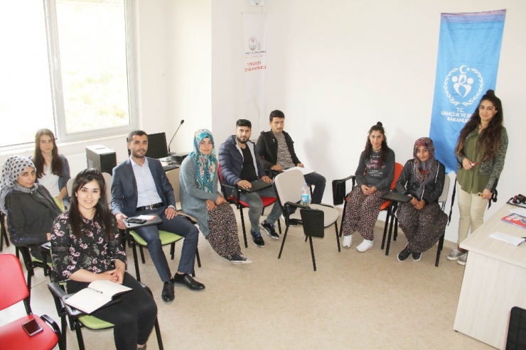 Öğrenciden Ev Hanımına İngilizce Öğreniyor