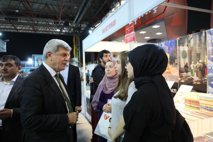 Başkan Karaosmanoğlu, “Kocaeli Kitap Fuarı, Avrupa’nın En Büyüğü Olmak İçin Çalışacak”