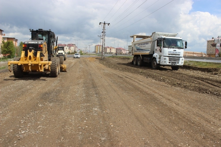 Ağrı Devlet Hastanesi İçin Bağlantı Yolları Yapılıyor