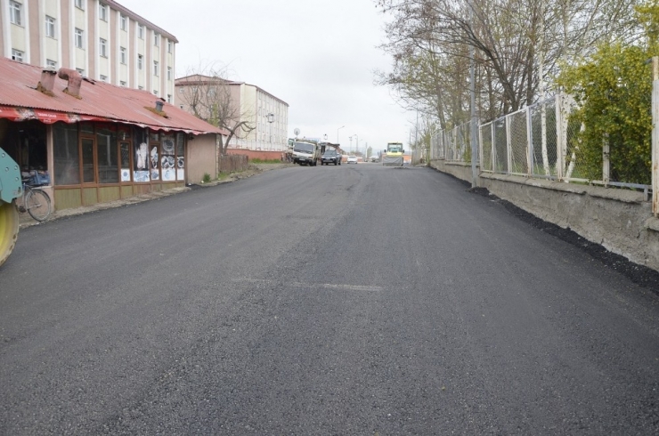 Ağrı’da Asfaltlama Çalışmaları Devam Ediyor