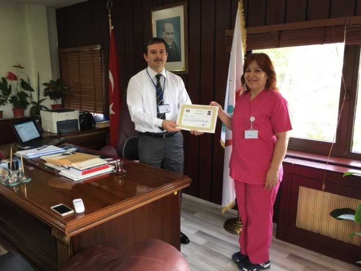 ’Yılın Ebesi’ Ödülü Akhisar’a Geldi