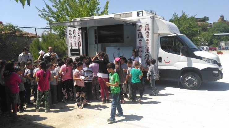Aydın’da Mobil Eğitim Aracı Okulları Ziyaret Ediyor