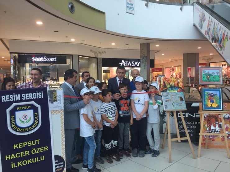 Kepsutlu Öğrenciler Balıkesir’de Resim Sergisi Açtı