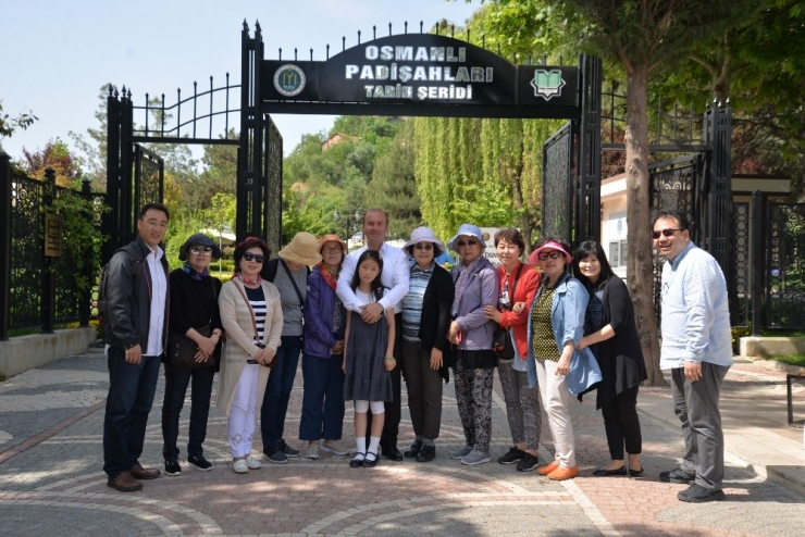 Güney Kore’den Osmanlı Padişahları Tarih Şeridi’ne Ziyaret