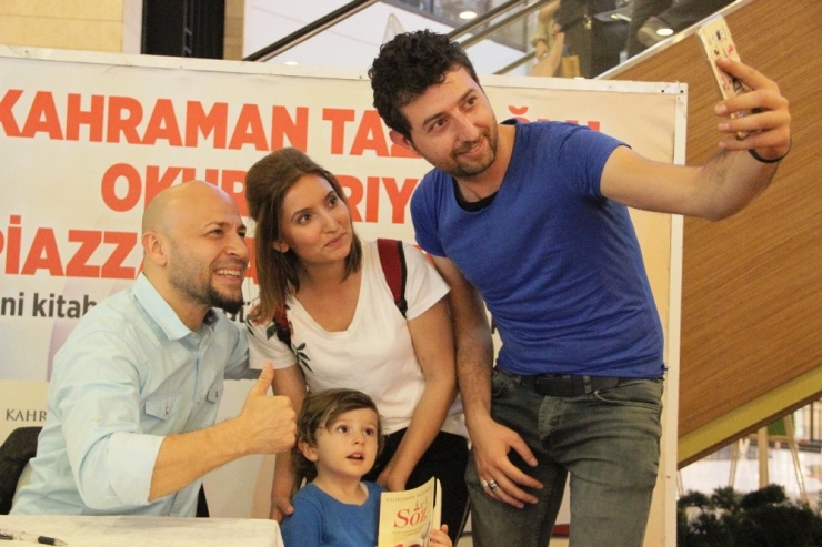 Kahraman Tazeoğlu Şanlıurfalı Okurlarıyla Buluştu