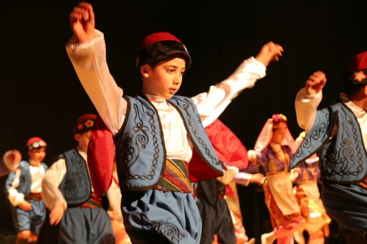 Halk Dansları Topluluğunun Yıl Sonu Gösterisi