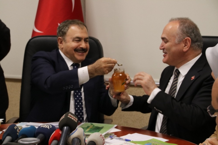 Bakan Eroğlu: “Bal Ormanları Kuruyoruz”