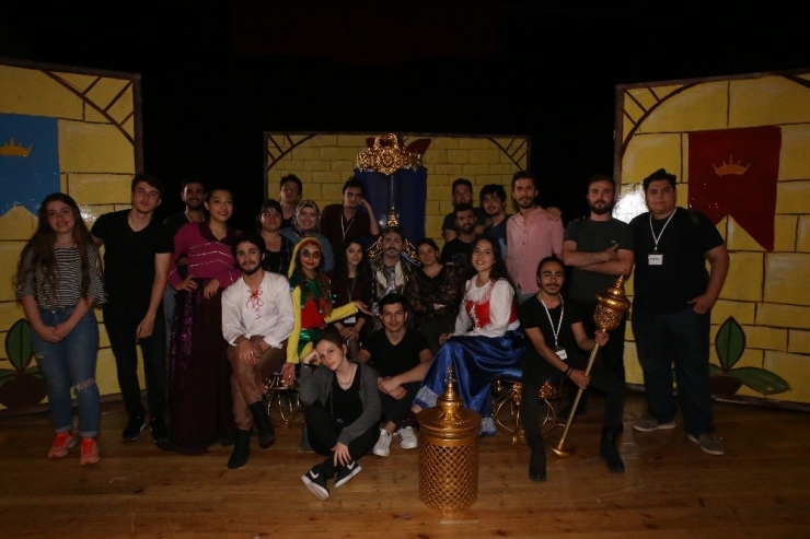 Tokat Belediyesi Şehir Tiyatrosu Sezonun Son Oyununu Sahneleyecek