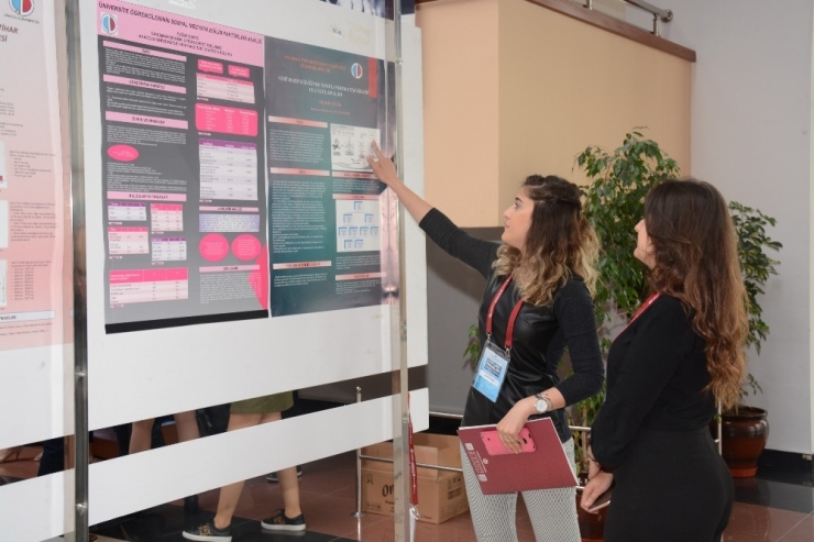 Fen Fakültesi Öğrencileri Bitirme Projelerini Sergiledi