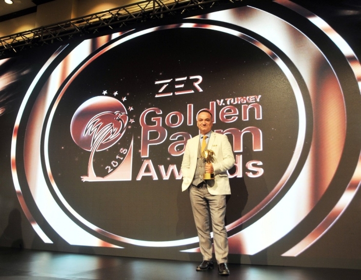 "Yılın Tıp Adamı Ödülü" Op. Dr. Erdal Cücük’e