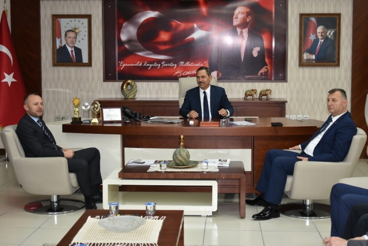 Keleş Ve Ekibi Başkan Uysal’ı Ziyaret Etti