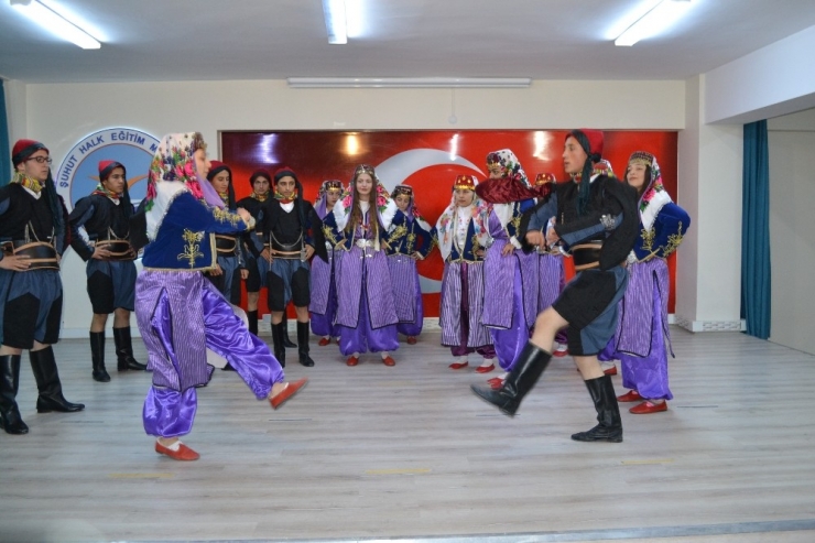 Şuhut’ta El Emeği Göz Nuru Ürünler Görücüye Çıktı