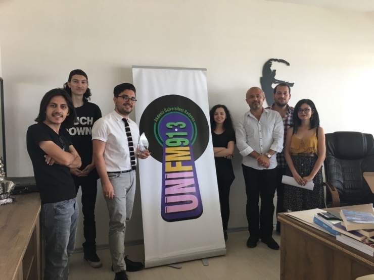 Akdeniz Üniversitesi Radyosu Unıfm91.3’e Özel Ödül