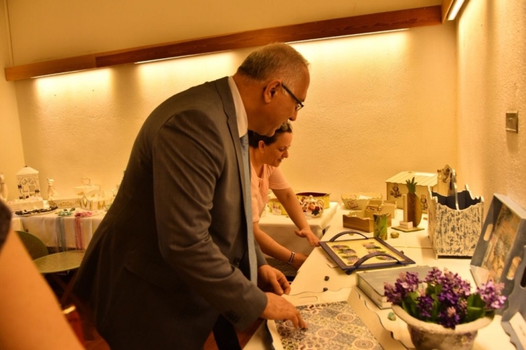 Kursiyerlerin El Emeği Göz Nuru Eserleri Görücüye Çıktı