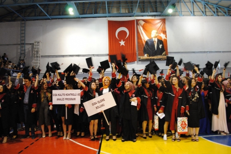 Eğirdir Myo’da Mezuniyet Coşkusu