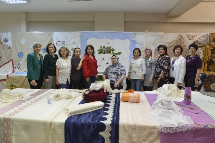 Kadınların El Emekleri Görücüye Çıktı