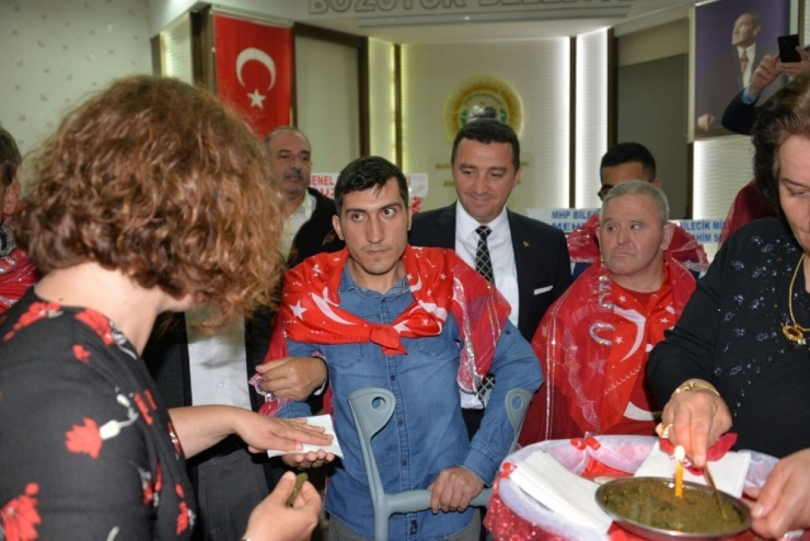 En Anlamlı Asker Kınası Bozüyük’te Yakıldı