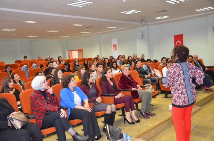 Bilecik’te “Çalışkan Kadın Ve Kelebek Etkisi” Konferansı