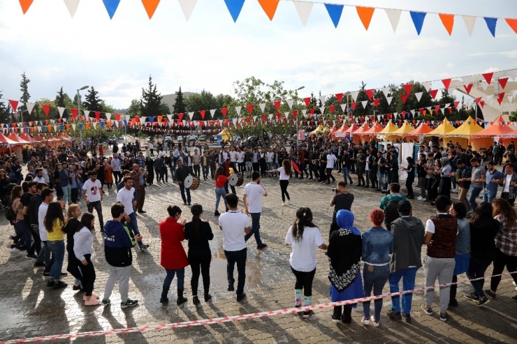 Gaün’de Şenlik Dolu Dolu Geçiyor