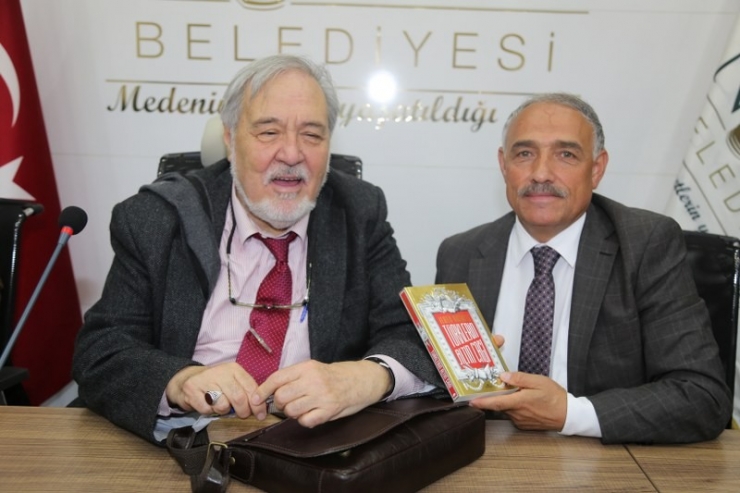 İlber Ortaylı Söyleşisine Niğdeliler Yoğun İlgi Gösterdi