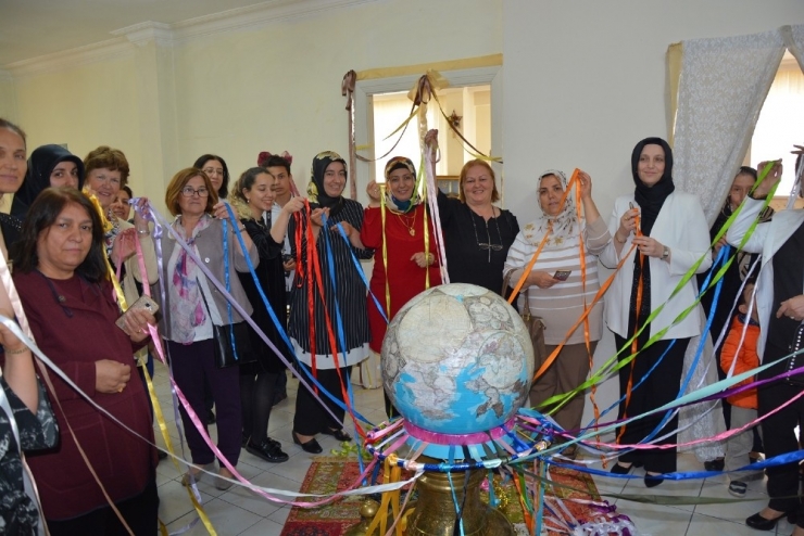 Kadın Kursiyerlerden Profesyonel Sergi