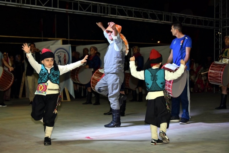 Halk Oyunları Şenliğinin İkincisi Yapıldı