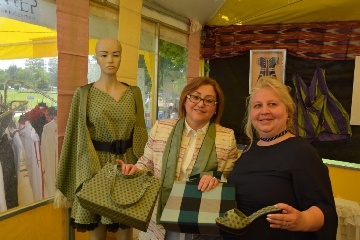 Sarayların Kumaşına Yeni Ve Modern Tasarım