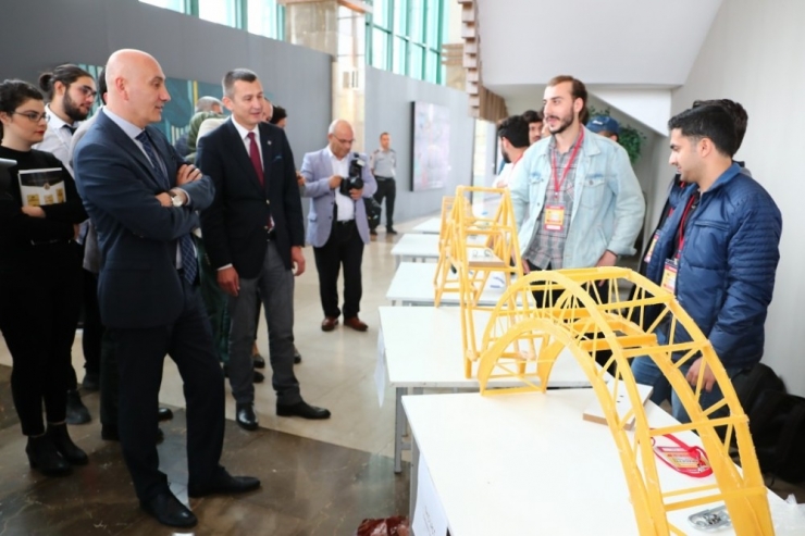 Spagettiden Köprüler Renkli Görüntülere Sahne Oldu