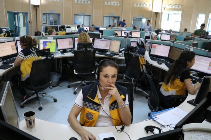 Antalya’da 112 Acil Çağrı Merkezi Üç Ayrı Dilde İnsanların Yardımına Koşuyor