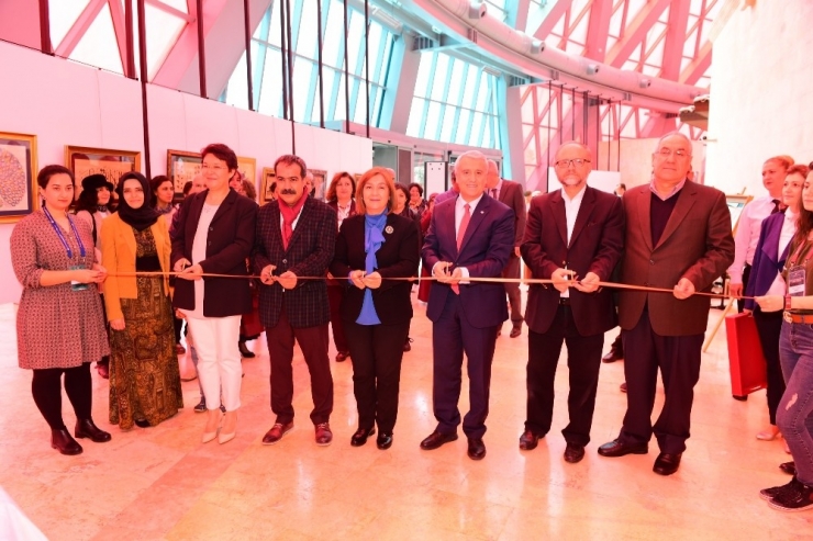 Türk İslam Sanatları Sergisi Açıldı