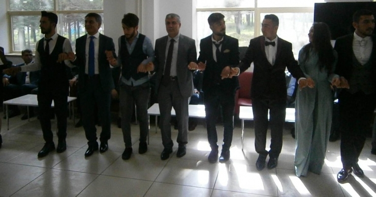 Tatvan Myo’da Mezuniyet Sevinci