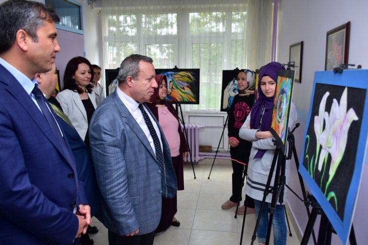 Nene Hatun’da Yıl Sonu Resim Sergisi