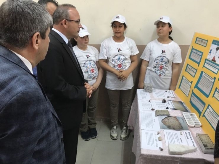 Kaymakam Öner, Tübitak 4006 Bilim Fuarını Ziyaret Etti